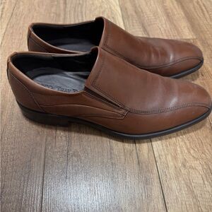 Ecco Brown Leather Oxfords with Minimalist Design